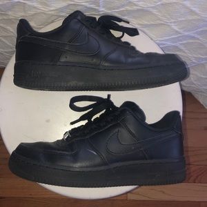 WMNS NIKE AIR FORCE 1 OG BLACK SIZE 6 GENTLY WORN